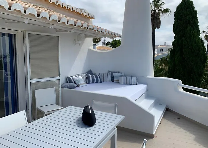 Marine Αλμπουφέιρα