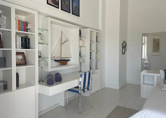 Marine Αλμπουφέιρα