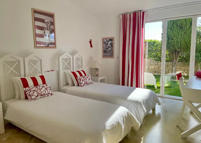 Marine Βίλα Αλμπουφέιρα